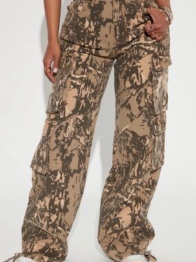Fashion Nova Brown Camo Wide-Leg Cargo Pants